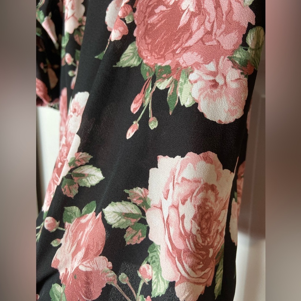 CeCe~Black/Pink RoseFloral~Off Shoulder~Tiered Sleeve~Hemline Tie~Blouse~Size L - Picture 11 of 15